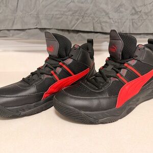 Puma Men's Black and Red Sneakers